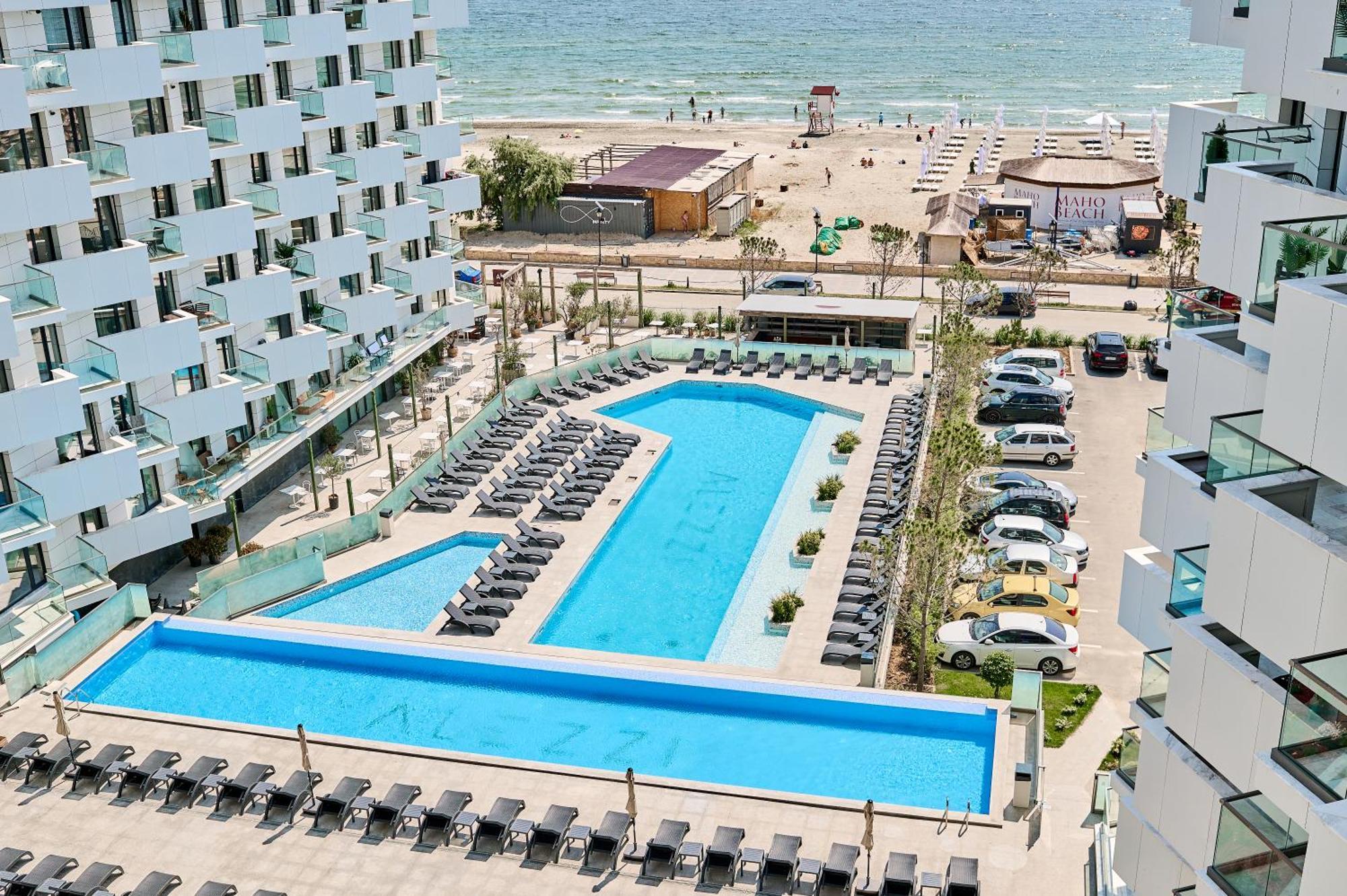 Topaz - Infinity Pool & * Năvodari